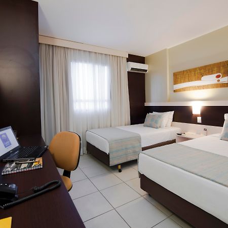 Comfort Hotel Goiânia Esterno foto