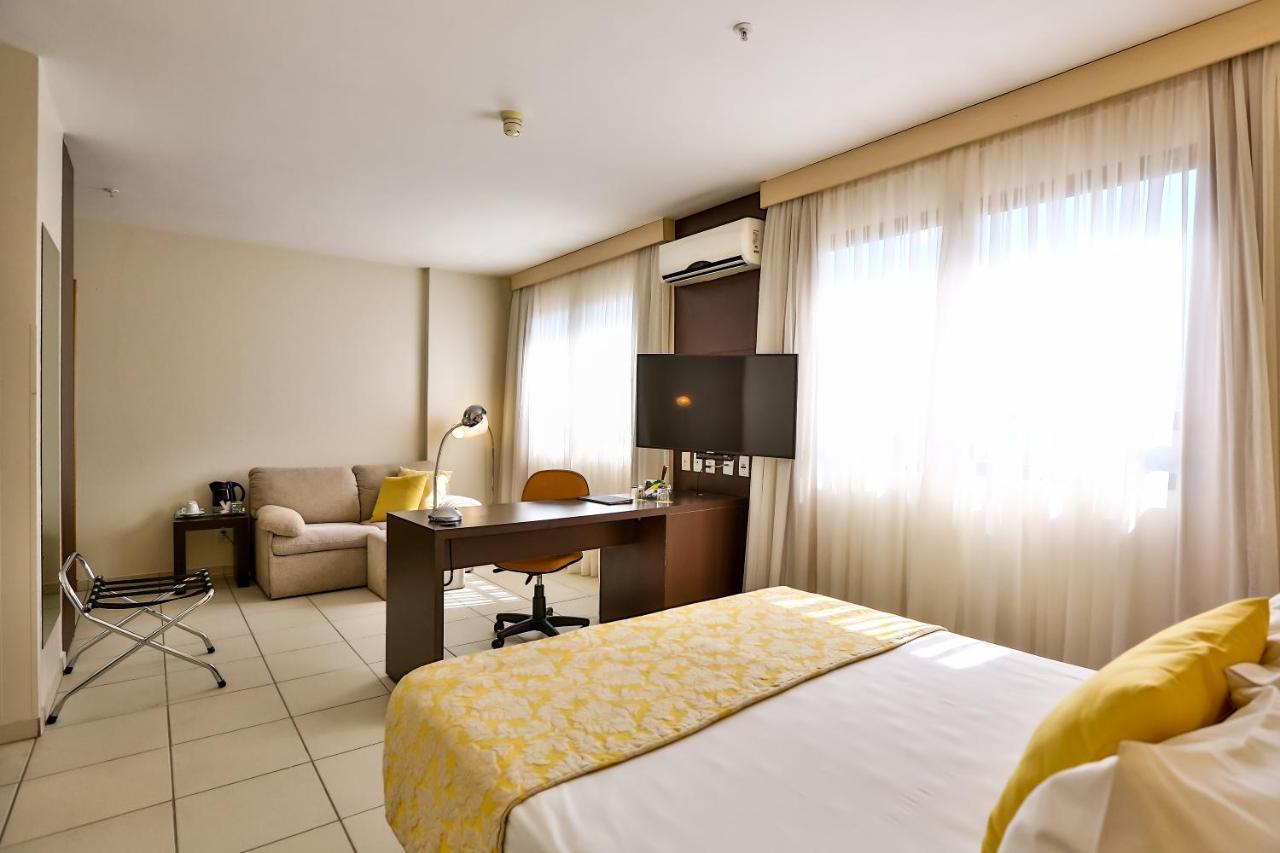 Comfort Hotel Goiânia Esterno foto