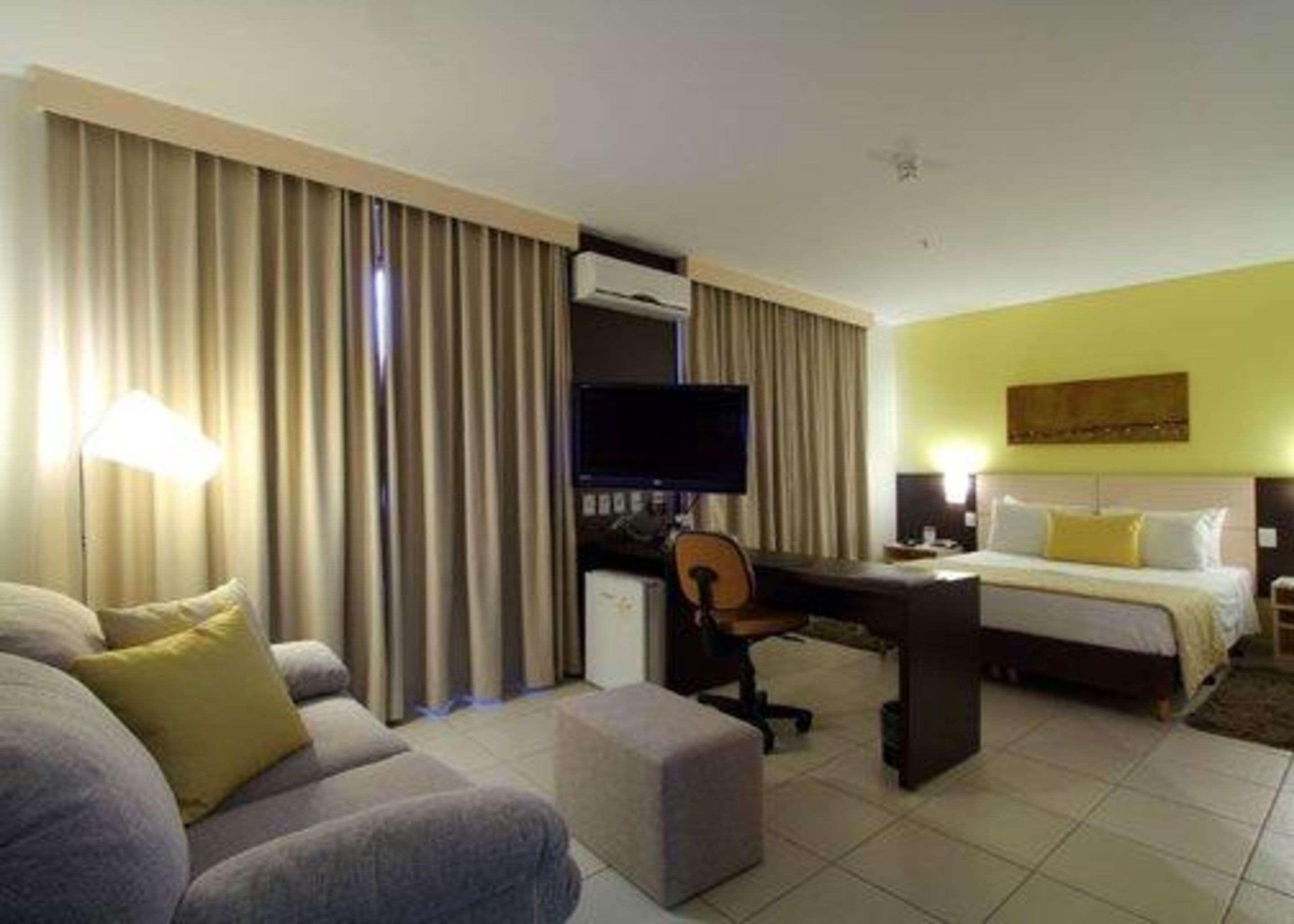Comfort Hotel Goiânia Esterno foto